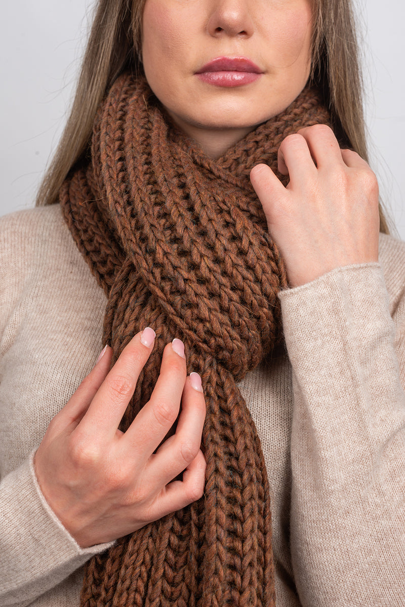 English rib knit scarf with fringes