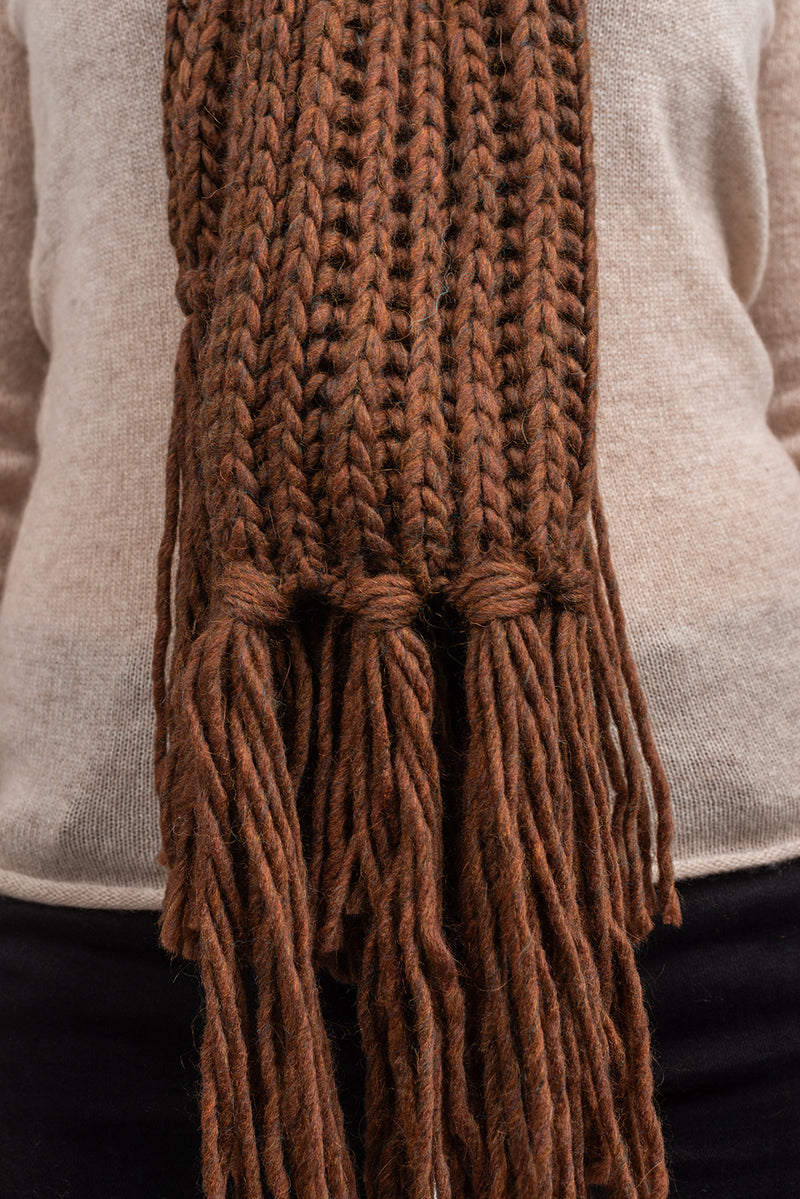 English rib knit scarf with fringes