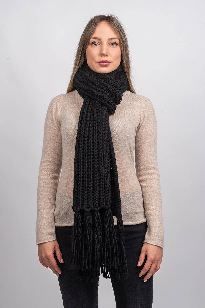 English rib knit scarf with fringes