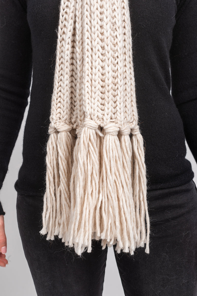 English rib knit scarf with fringes