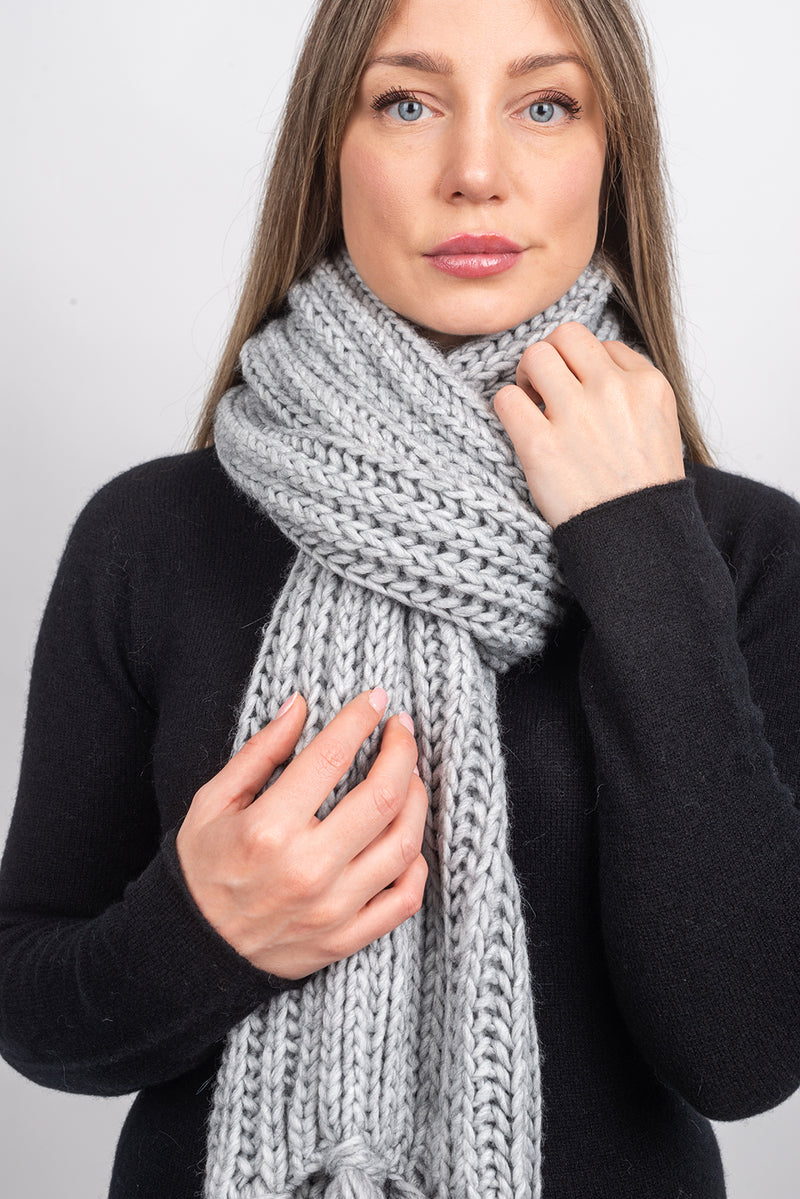 English rib knit scarf with fringes