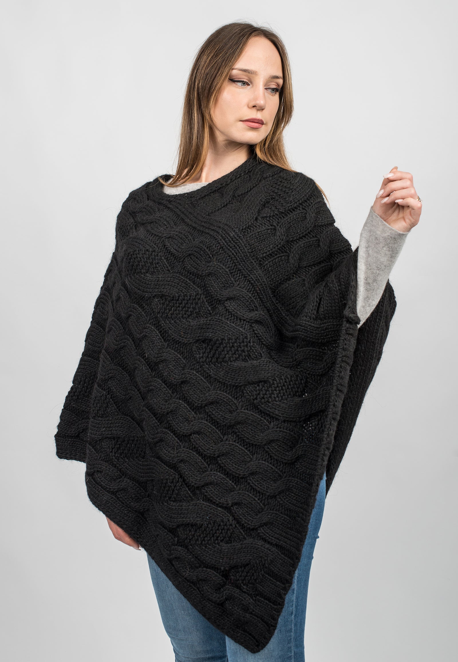 ne Quittez pas　Wool Emb Poncho TOD_9906_1600x.jpg?v=1716465004