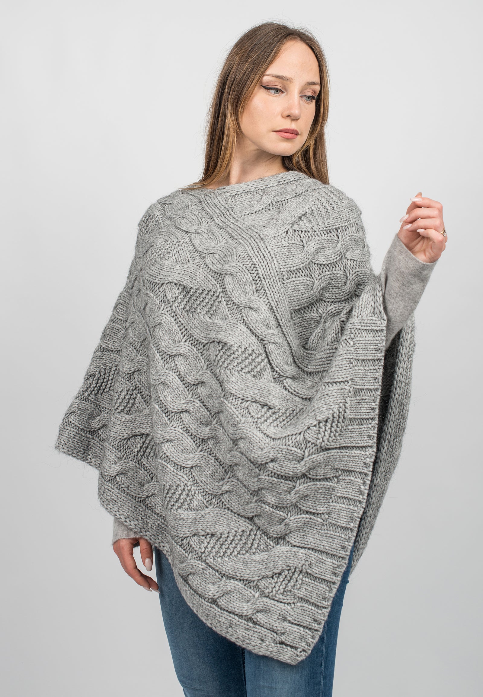 V neck poncho with braided | Dalle Piane Cashmere